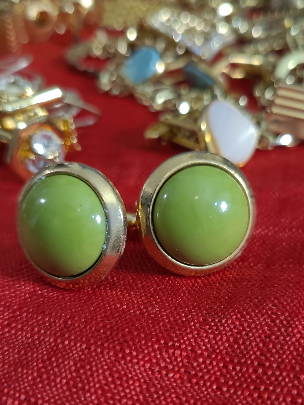 Green cuff links